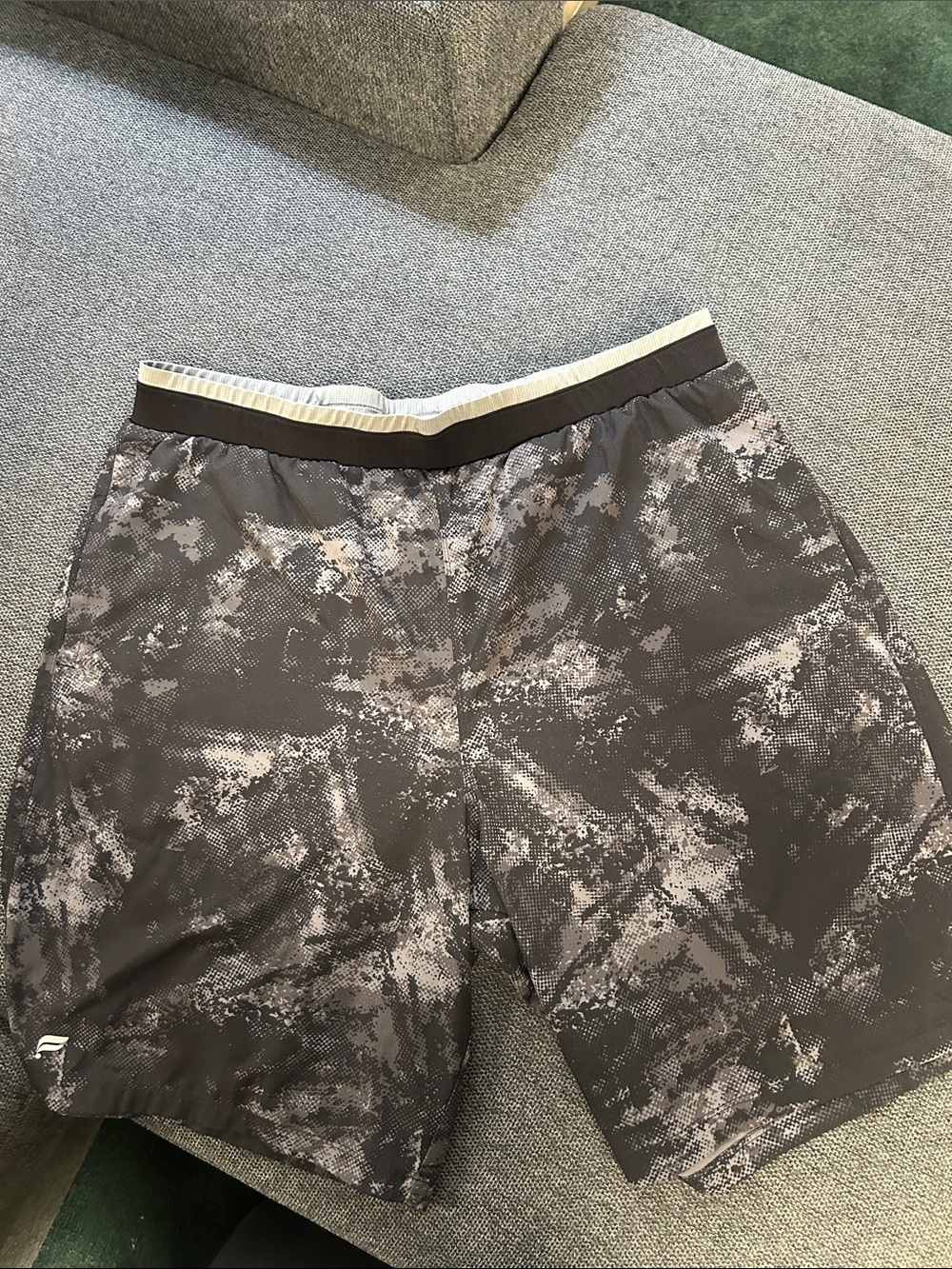 Fabletics Men's Gray White Athletic Shorts